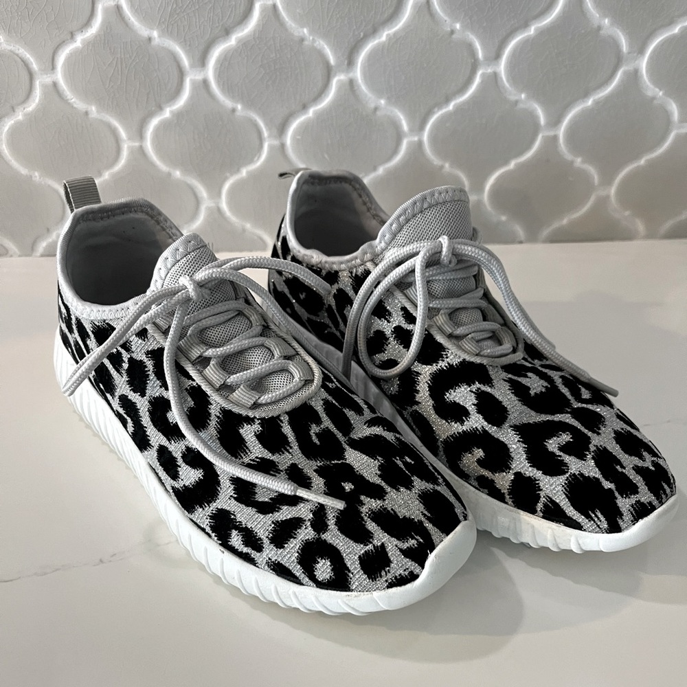 Leopard print Athletic shoes